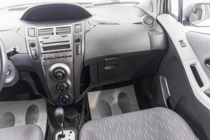 Toyota Yaris II Рестайлинг с пробегом 2009 года, цена 499 000 рублей, 332000 км, хэтчбек, Автокод Объявления