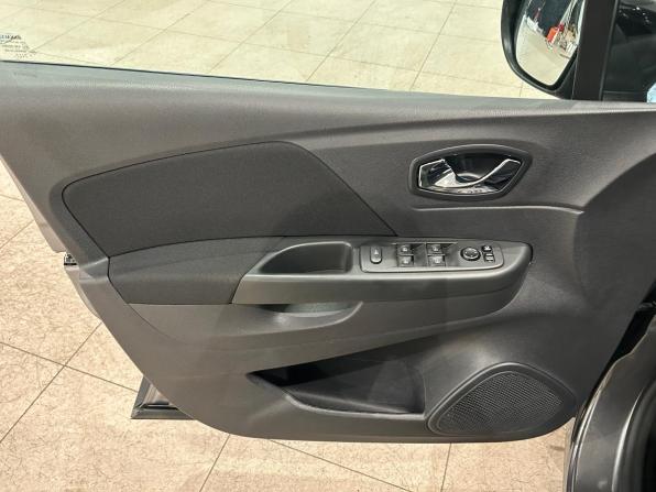 Renault Kaptur I с пробегом 2019 года, цена 1 299 000 рублей, 114146 км, внедорожник, Автокод Объявления