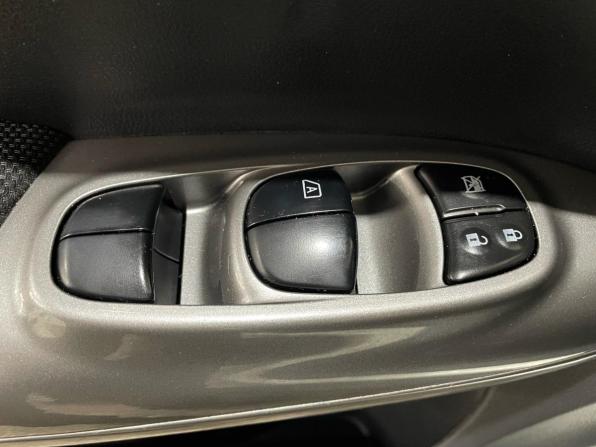 Nissan Juke I с пробегом 2013 года, цена 980 000 рублей, 154459 км, внедорожник, Автокод Объявления
