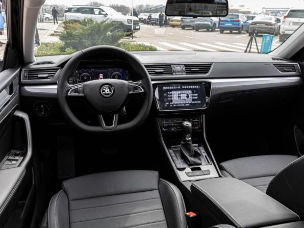 Skoda Superb III Рестайлинг с пробегом 2025 года, цена 3 180 000 рублей, 80 км, лифтбек, Автокод Объявления