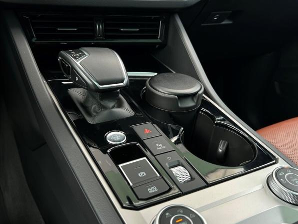 Volkswagen Touareg III с пробегом 2021 года, цена 6 958 600 рублей, 58281 км, внедорожник, Автокод Объявления