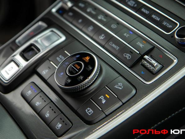 Hyundai Santa Fe IV Рестайлинг с пробегом 2021 года, цена 3 500 000 рублей, 93606 км, внедорожник, Автокод Объявления