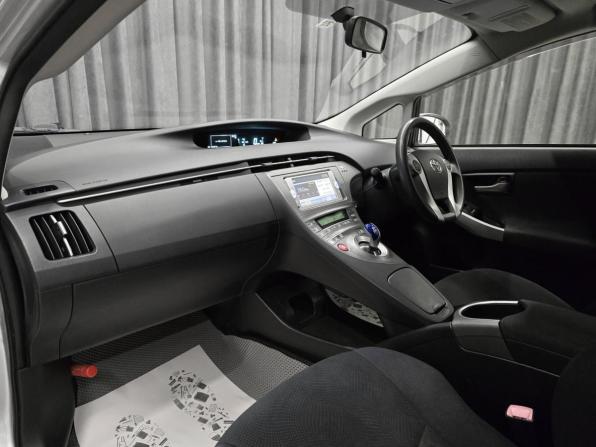 Toyota Prius III Рестайлинг (XW30) с пробегом 2012 года, цена 1 149 000 рублей, 158000 км, лифтбек, Автокод Объявления