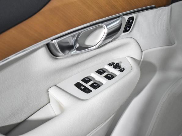 Volvo XC90 II Рестайлинг 1 с пробегом 2021 года, цена 3 997 860 рублей, 147001 км, внедорожник, Автокод Объявления