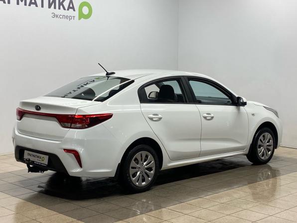 Kia Rio IV с пробегом 2018 года, цена 899 000 рублей, 215000 км, седан, Автокод Объявления