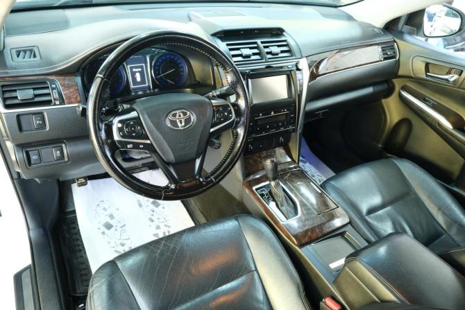 Toyota Camry VII (XV50) Рестайлинг с пробегом 2016 года, цена 1 879 000 рублей, 175000 км, седан, Автокод Объявления