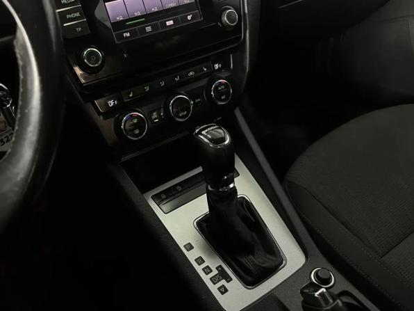 Skoda Octavia III (A7) с пробегом 2013 года, цена 950 000 рублей, 127000 км, лифтбек, Автокод Объявления