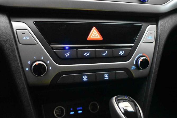 Hyundai Elantra VI (AD) с пробегом 2018 года, цена 1 210 000 рублей, 187403 км, седан, Автокод Объявления