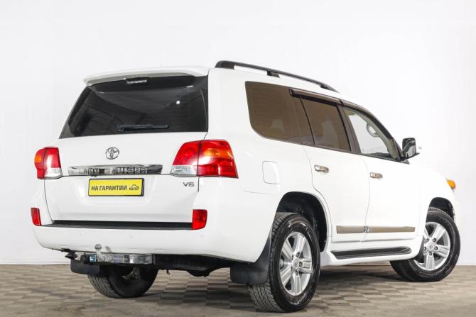 Toyota Land Cruiser 200 Series Рестайлинг 1 с пробегом 2013 года, цена 3 999 000 рублей, 330000 км, внедорожник, Автокод Объявления