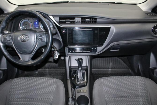 Toyota Corolla XI (E160 E170 E180) Рестайлинг 1 с пробегом 2017 года, цена 1 529 000 рублей, 136676 км, седан, Автокод Объявления