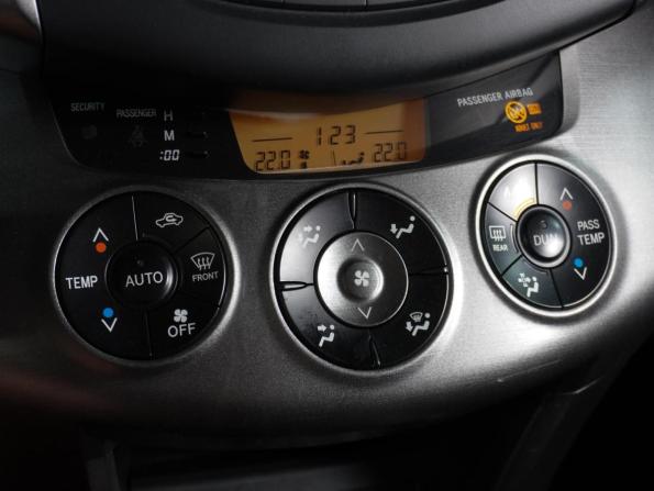 Toyota RAV4 III (XA30) Рестайлинг с пробегом 2011 года, цена 1 267 000 рублей, 260050 км, внедорожник, Автокод Объявления