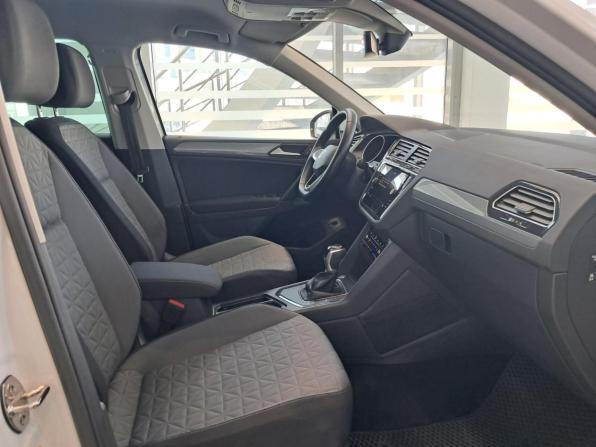 Volkswagen Tiguan II Рестайлинг с пробегом 2021 года, цена 2 660 000 рублей, 50562 км, внедорожник, Автокод Объявления