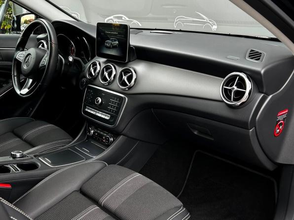 Mercedes-Benz GLA I (X156) Рестайлинг с пробегом 2019 года, цена 2 528 200 рублей, 95783 км, внедорожник, Автокод Объявления