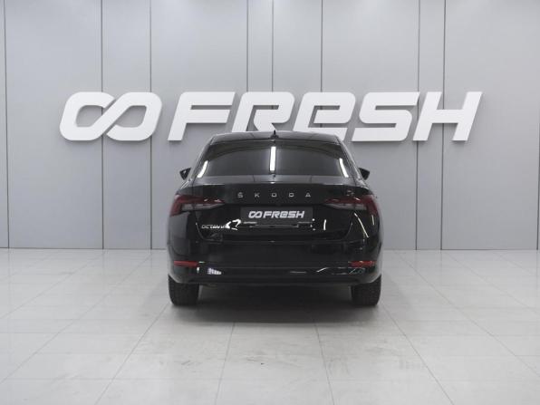 Skoda Octavia IV (A8) с пробегом 2021 года, цена 2 339 000 рублей, 92837 км, лифтбек, Автокод Объявления