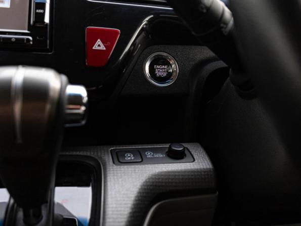 Honda Stepwgn V с пробегом 2015 года, цена 1 819 000 рублей, 111036 км, минивэн, Автокод Объявления