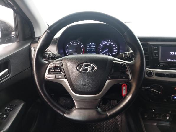 Hyundai Solaris II с пробегом 2018 года, цена 1 230 000 рублей, 86000 км, седан, Автокод Объявления