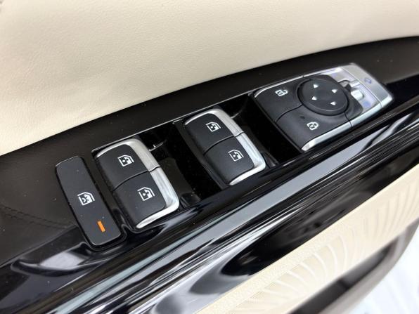 Kia Carnival IV с пробегом 2022 года, цена 6 396 000 рублей, 31868 км, минивэн, Автокод Объявления