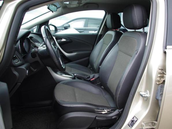 Opel Astra J с пробегом 2011 года, цена 699 000 рублей, 178000 км, хэтчбек, Автокод Объявления