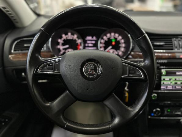 Skoda Superb II Рестайлинг с пробегом 2013 года, цена 1 340 000 рублей, 176470 км, лифтбек, Автокод Объявления