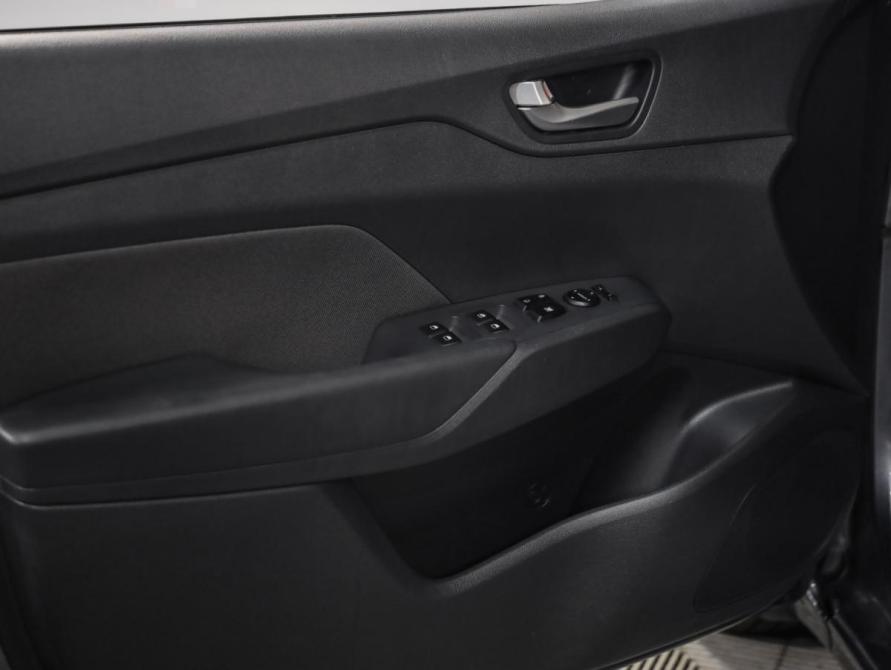 Hyundai Solaris II Санкт-Петербург  - изображение 18