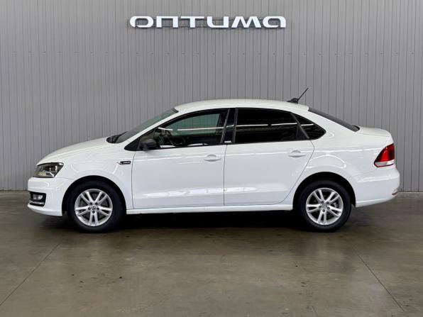 Volkswagen Polo V Рестайлинг с пробегом 2017 года, цена 1 077 000 рублей, 130000 км, седан, Автокод Объявления