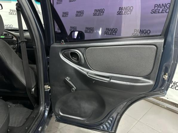 Chevrolet Niva I Рестайлинг с пробегом 2011 года, цена 550 000 рублей, 139000 км, внедорожник, Автокод Объявления