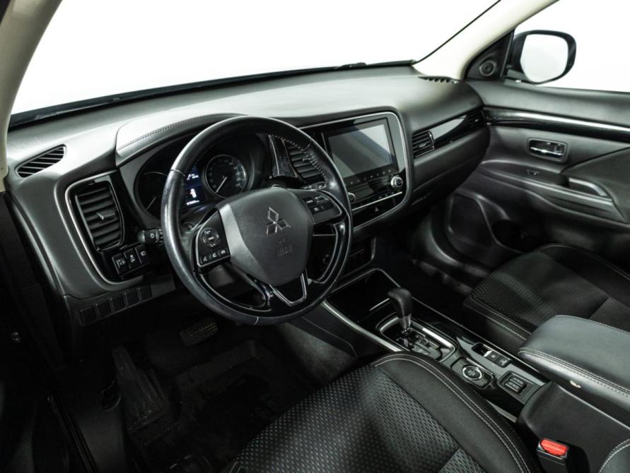 Mitsubishi Outlander III Рестайлинг 3 Санкт-Петербург  - изображение 11