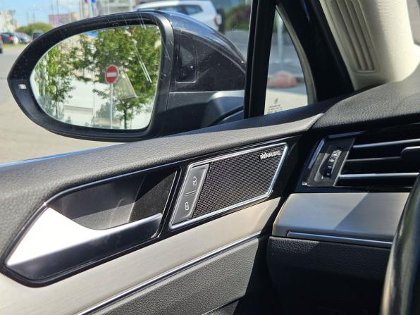Volkswagen Passat B8 Рестайлинг с пробегом 2019 года, цена 1 900 000 рублей, 241920 км, универсал, Автокод Объявления