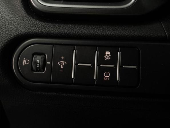 Kia Ceed III Рестайлинг с пробегом 2022 года, цена 1 889 000 рублей, 163325 км, универсал, Автокод Объявления