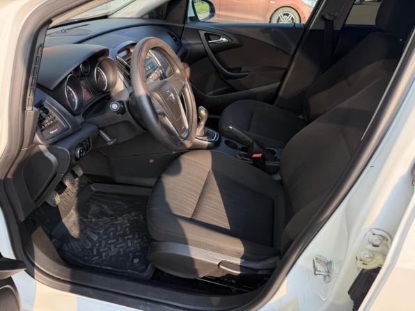 Opel Astra J Рестайлинг с пробегом 2012 года, цена 620 000 рублей, 189500 км, хэтчбек, Автокод Объявления