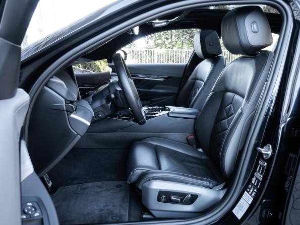 BMW 5 серии VIII (G60/G61/G68) с пробегом 2024 года, цена 7 630 000 рублей, 51929 км, седан, Автокод Объявления