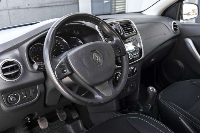 Renault Sandero II с пробегом 2016 года, цена 799 000 рублей, 129000 км, хэтчбек, Автокод Объявления