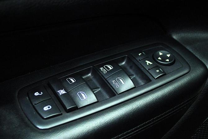 Jeep Grand Cherokee IV (WK2) с пробегом 2012 года, цена 1 825 000 рублей, 206298 км, внедорожник, Автокод Объявления