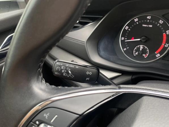 Skoda Octavia IV (A8) с пробегом 2021 года, цена 2 099 000 рублей, 75173 км, лифтбек, Автокод Объявления