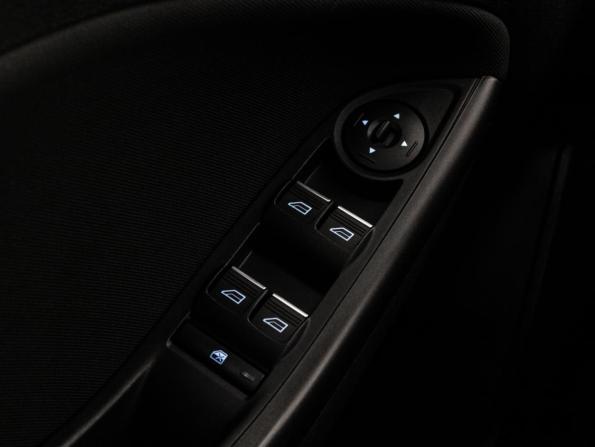 Ford Focus III Рестайлинг с пробегом 2019 года, цена 1 299 000 рублей, 121479 км, хэтчбек, Автокод Объявления