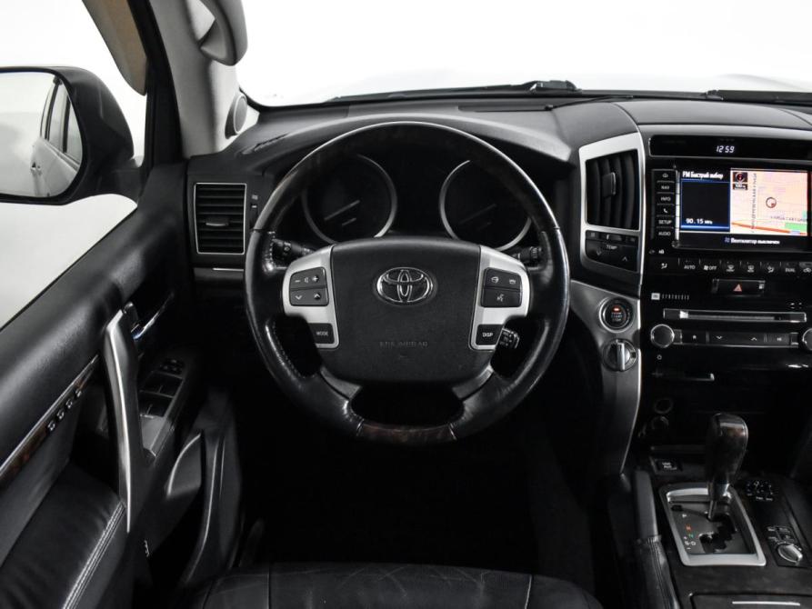 Toyota Land Cruiser 200 Series Рестайлинг 1 Санкт-Петербург  - изображение 18