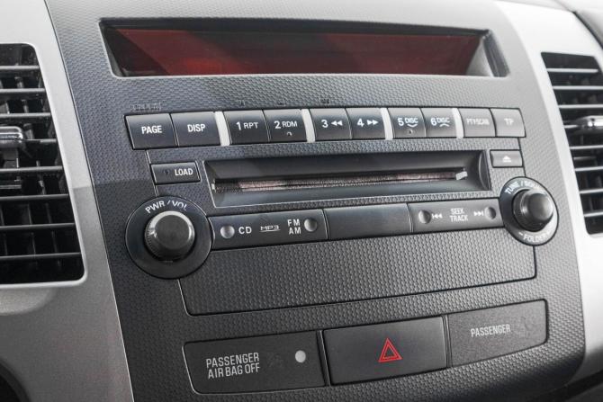 Mitsubishi Outlander II Рестайлинг с пробегом 2011 года, цена 1 249 000 рублей, 296200 км, внедорожник, Автокод Объявления
