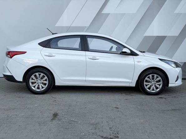 Hyundai Solaris II Рестайлинг с пробегом 2022 года, цена 1 590 000 рублей, 84087 км, седан, Автокод Объявления