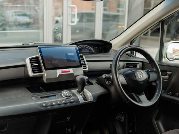 Honda Freed I с пробегом 2011 года, цена 955 000 рублей, 169700 км, компактвэн, Автокод Объявления