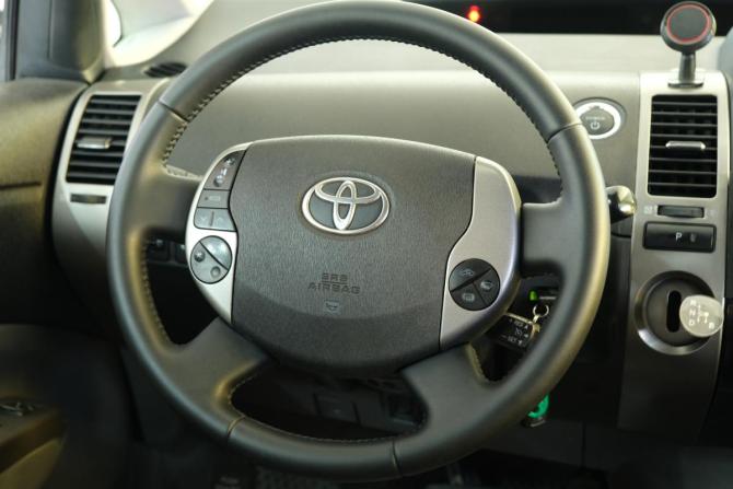 Toyota Prius II Рестайлинг (XW20) с пробегом 2008 года, цена 839 000 рублей, 235000 км, лифтбек, Автокод Объявления
