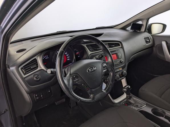 Kia Ceed II Рестайлинг с пробегом 2017 года, цена 1 340 000 рублей, 143061 км, хэтчбек, Автокод Объявления