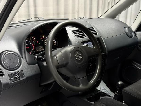 Suzuki SX4 I (Classic) Рестайлинг с пробегом 2010 года, цена 779 000 рублей, 167113 км, седан, Автокод Объявления