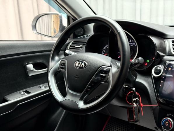 Kia Rio III Рестайлинг с пробегом 2015 года, цена 899 000 рублей, 139602 км, седан, Автокод Объявления