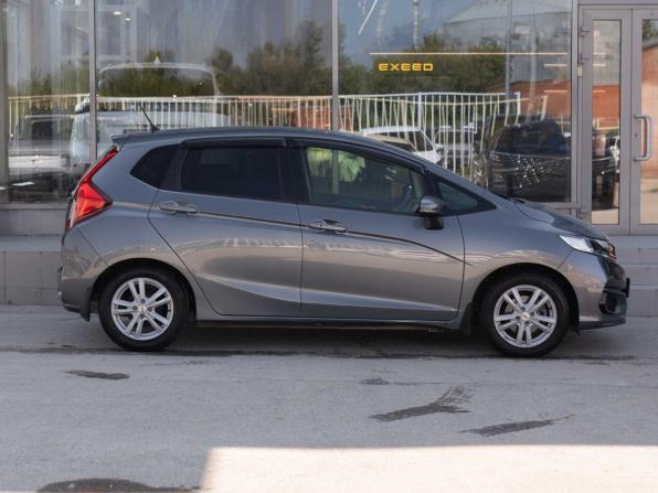 Honda Fit III Рестайлинг с пробегом 2019 года, цена 1 155 000 рублей, 163326 км, хэтчбек, Автокод Объявления