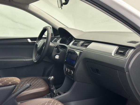 Skoda Rapid I Рестайлинг с пробегом 2017 года, цена 900 000 рублей, 244670 км, лифтбек, Автокод Объявления