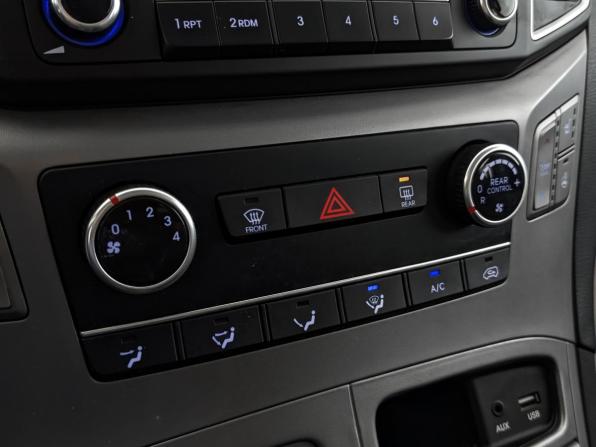 Hyundai H-1 II Рестайлинг 2 с пробегом 2019 года, цена 3 350 000 рублей, 74333 км, минивэн, Автокод Объявления