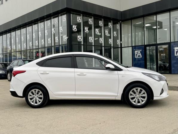Hyundai Solaris II Рестайлинг с пробегом 2021 года, цена 1 285 000 рублей, 166100 км, седан, Автокод Объявления