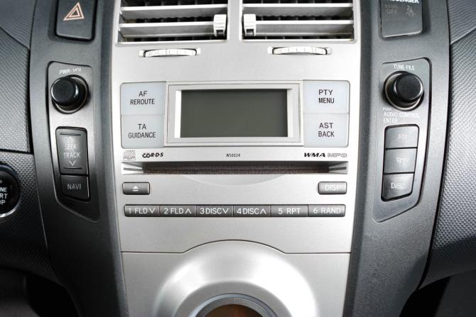 Toyota Yaris I Рестайлинг с пробегом 2006 года, цена 499 000 рублей, 242000 км, хэтчбек, Автокод Объявления