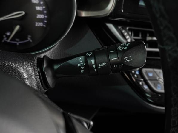 Toyota C-HR I с пробегом 2019 года, цена 2 249 000 рублей, 63368 км, внедорожник, Автокод Объявления