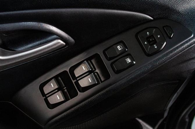 Hyundai ix35 I с пробегом 2012 года, цена 1 199 000 рублей, 320300 км, внедорожник, Автокод Объявления